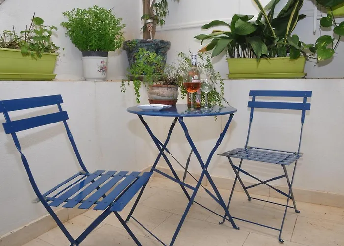 Private In St Julians * Pembroke